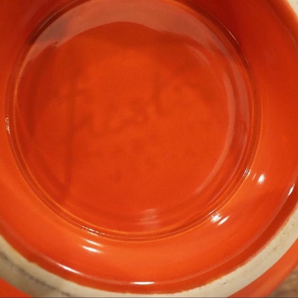 Vintage Fiesta red radioactive covered casserole - Picture 10 of 16